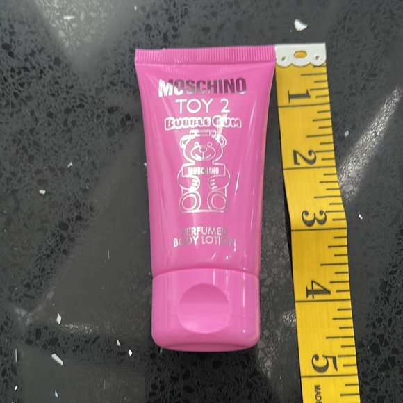 Moschino Bubble Gum Perfume - Picture 6 of 8